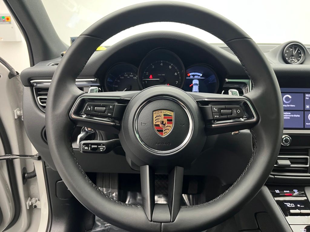 Thumbnail: 2026 Porsche Macan - 11