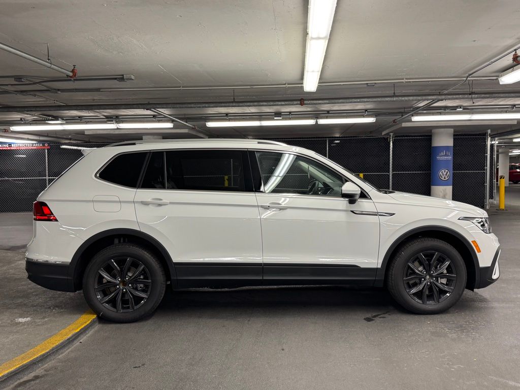 2024 Volkswagen Tiguan 2.0T SE 34