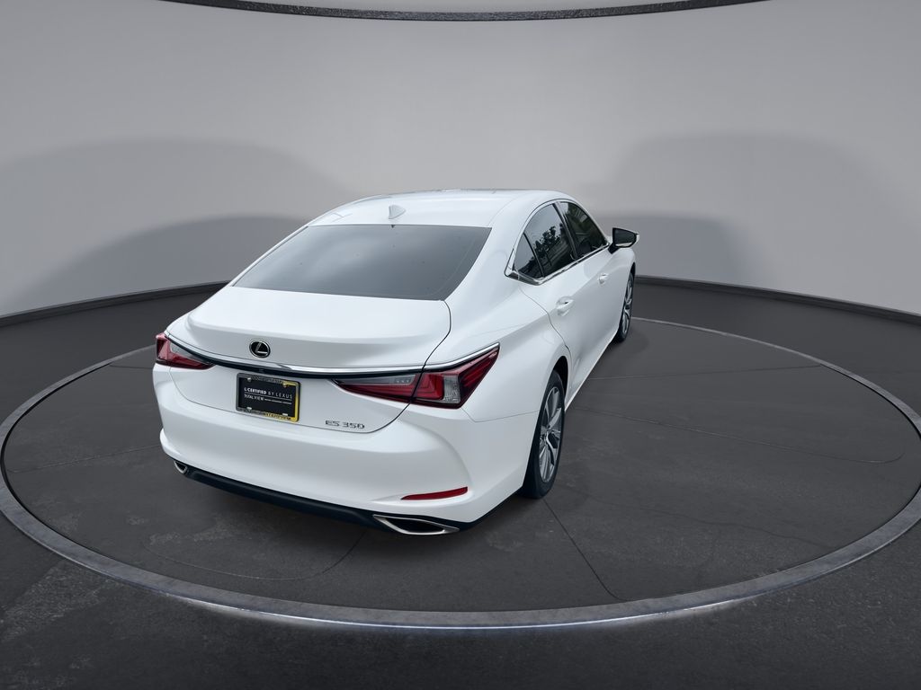 Thumbnail: 2021 Lexus ES - 8