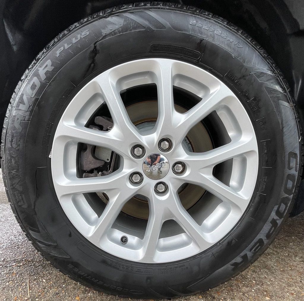 2017 Jeep Cherokee Latitude Black at Community Toyota