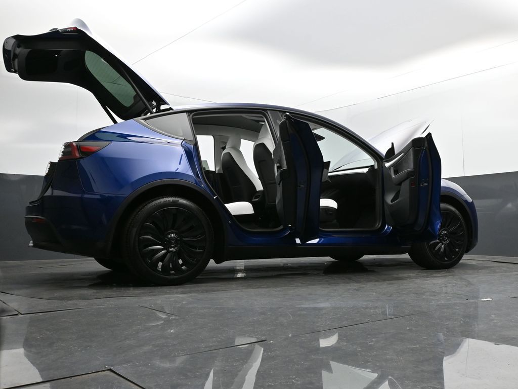 2024 Tesla Model Y Long Range Dual Motor All-Wheel Drive