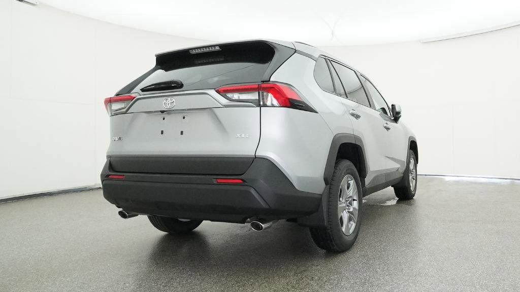 2025 Toyota RAV4 XLE 20