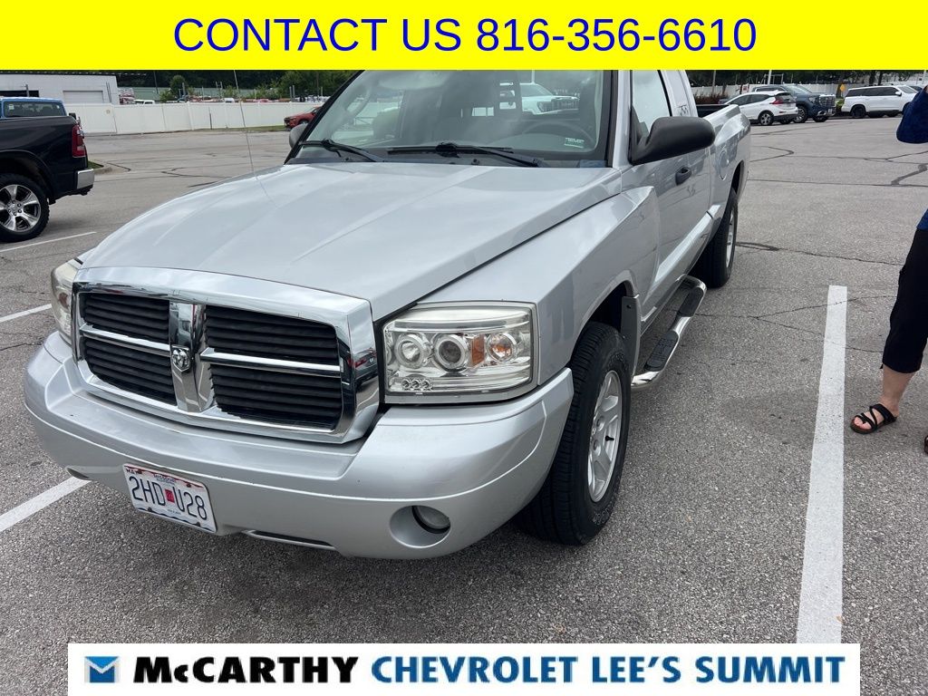 Bright Silver Clearcoat Metallic 2006 Dodge Dakota SLT Club Cab RWD Pickup Truck Rear-Wheel Drive