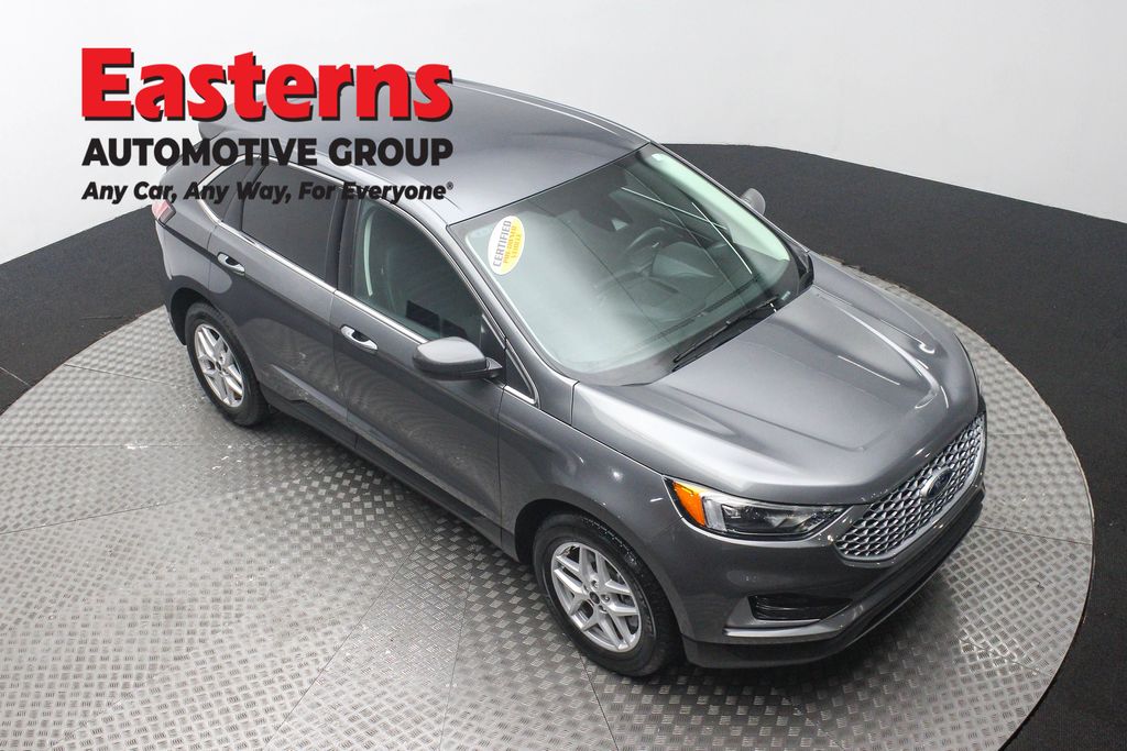 Used 2024 Gray Ford SEL image 3