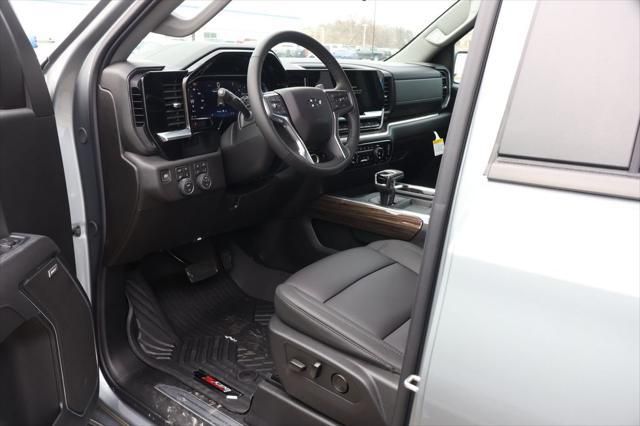 Thumbnail: 2026 Chevrolet Silverado 1500 - 13