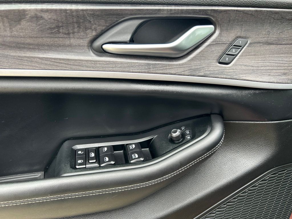 Used 2023 Jeep Grand Cherokee SUV