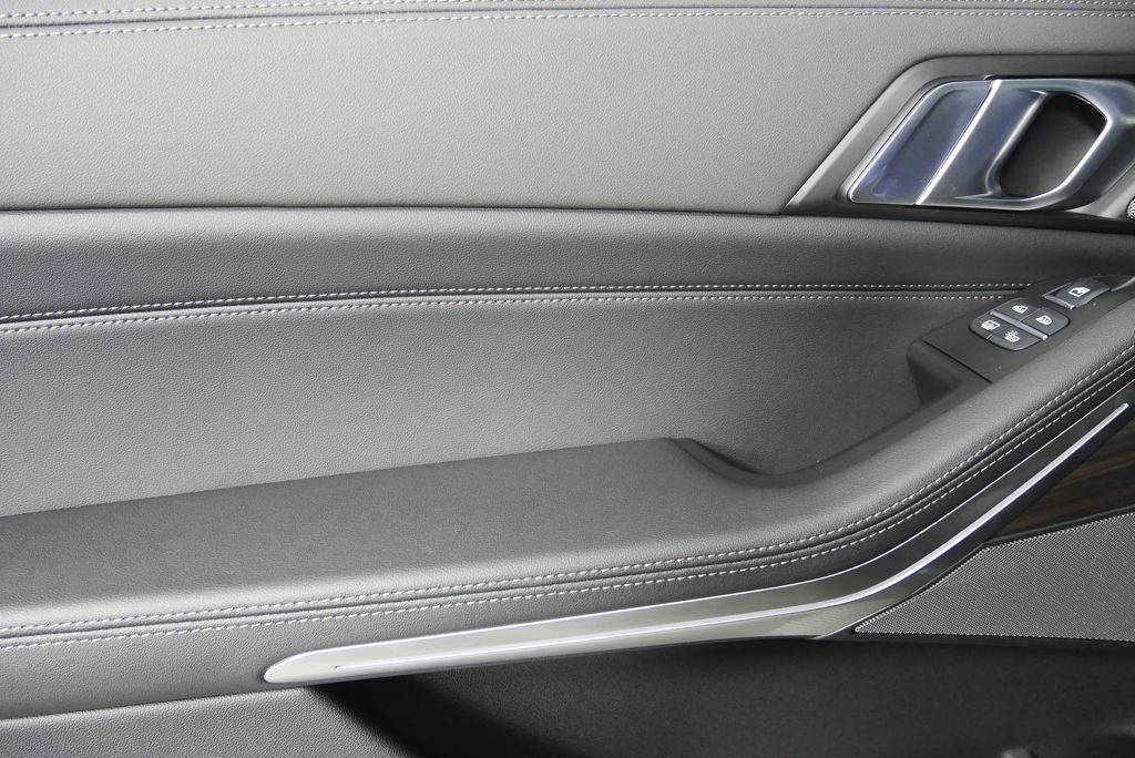 2026 BMW X7 xDrive40i 14