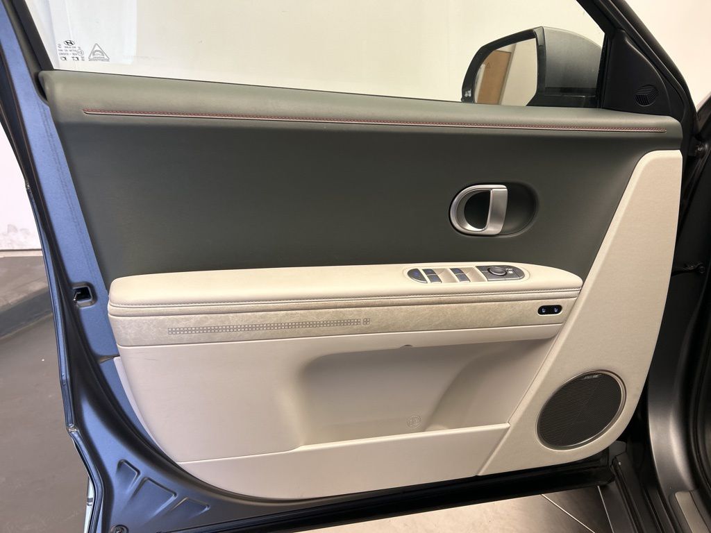 Thumbnail: 2023 Hyundai Ioniq 5 - 11