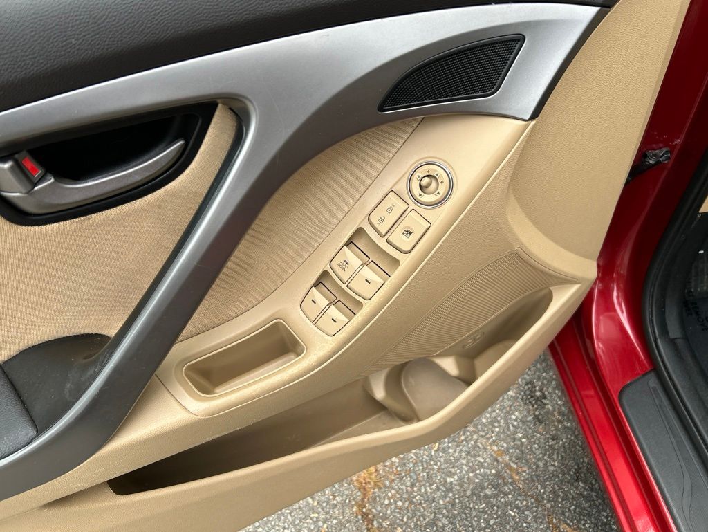 Used 2012 Red Hyundai GLS image 13