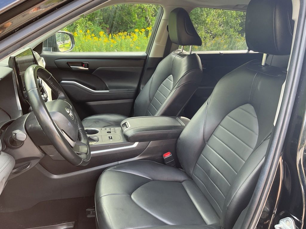 Used 2023 Toyota Highlander Hybrid SUV