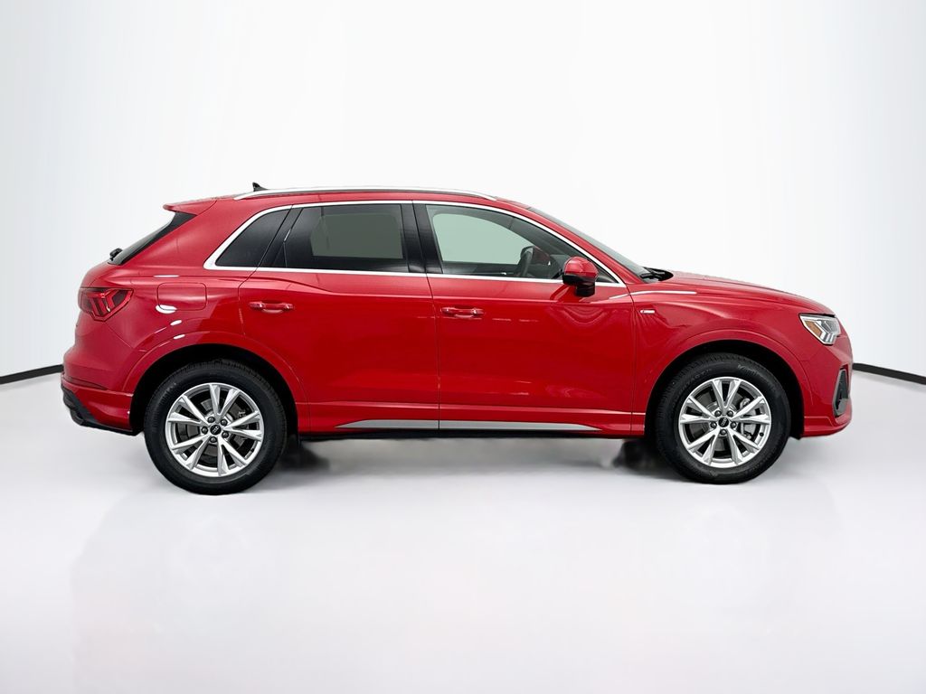 Thumbnail: 2025 Audi Q3 - 4