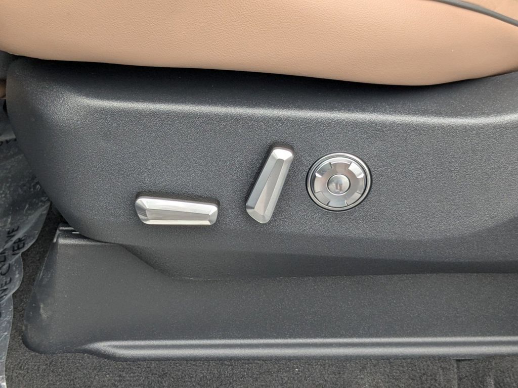 2025 Lincoln Navigator Black Label L