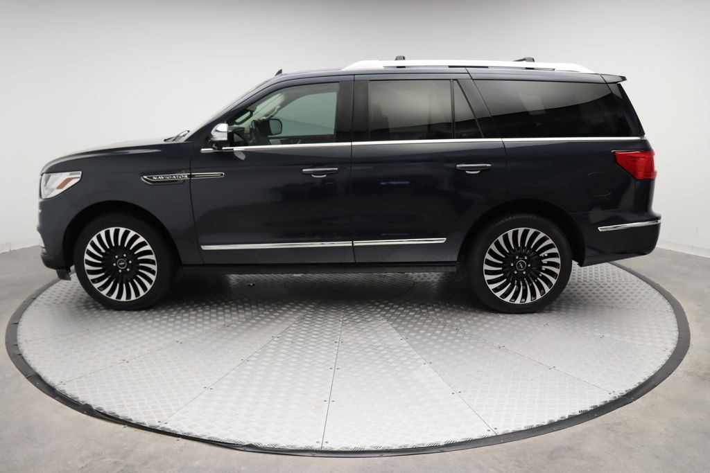 Thumbnail: 2021 Lincoln Navigator - 12