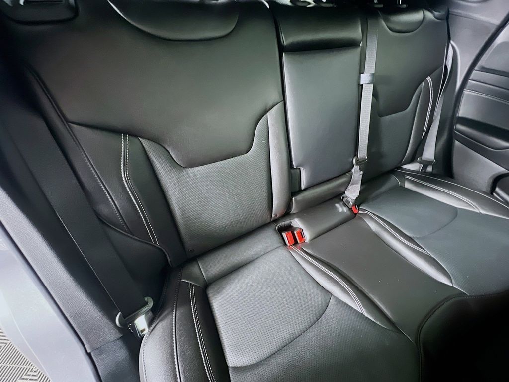 Used 2023 Silver Jeep Limited image 27