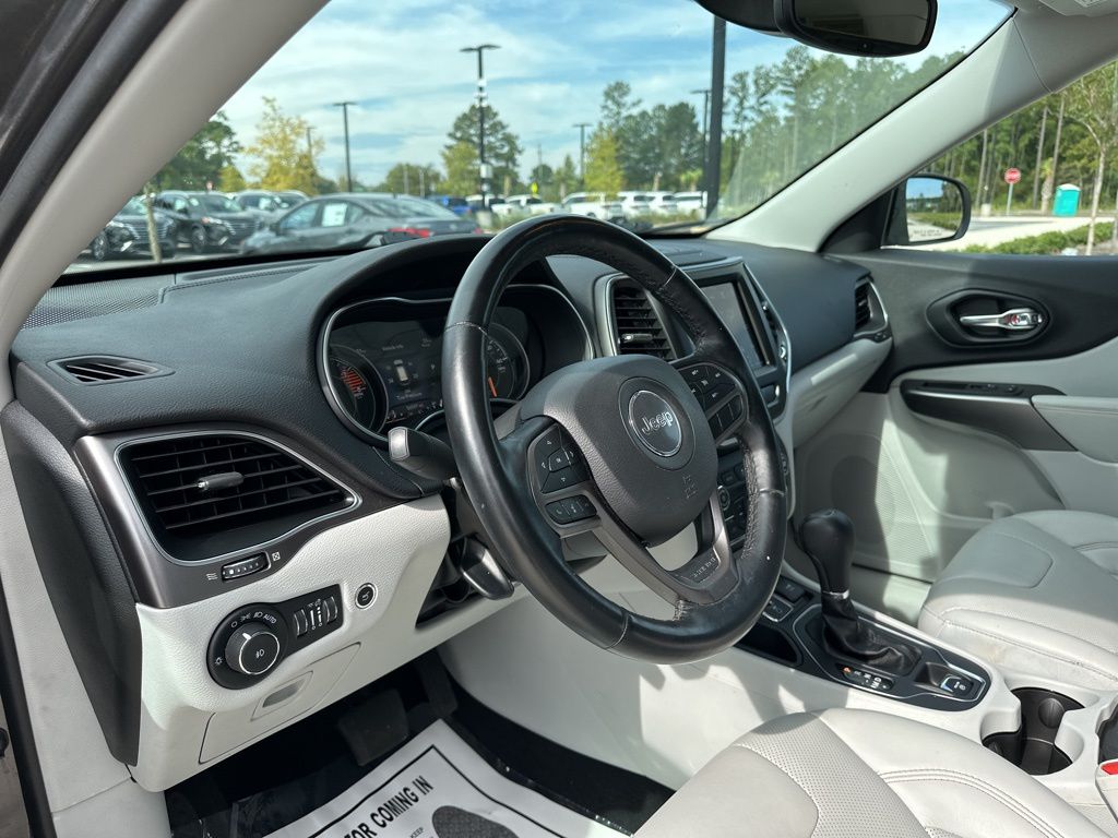 2021 Jeep Cherokee Latitude Lux 18