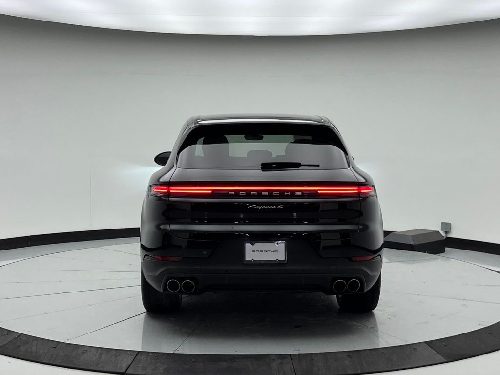 Thumbnail: 2024 Porsche Cayenne - 10