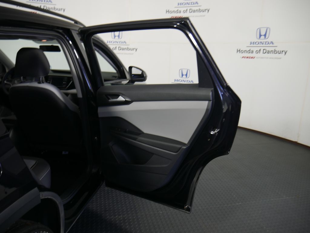 Thumbnail: 2022 Volkswagen Taos - 8