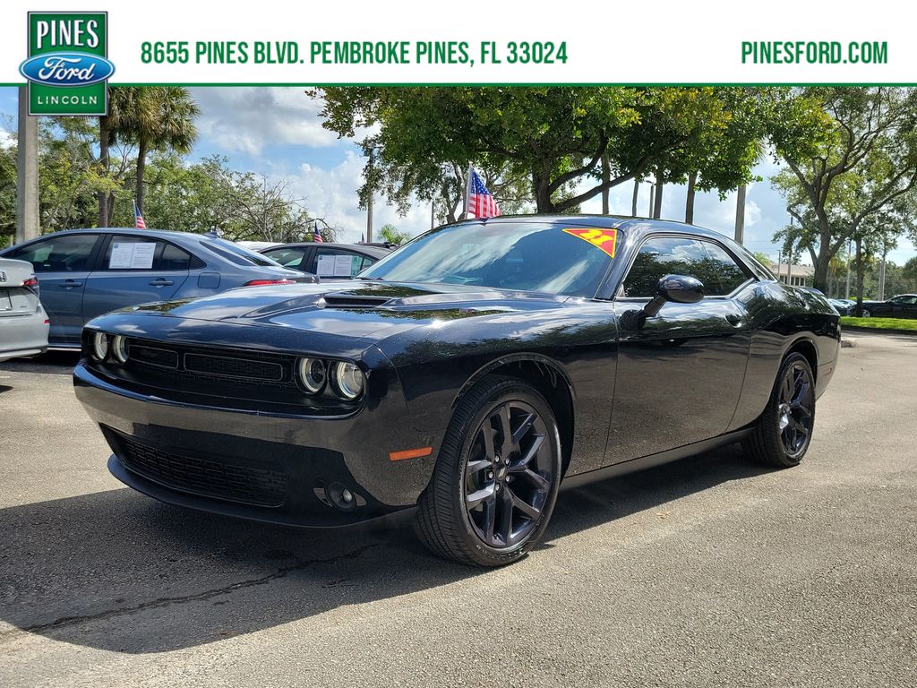 Pitch Black Clearcoat 2021 Dodge Challenger Coupe Rear-Wheel Drive 8-Speed Automatic