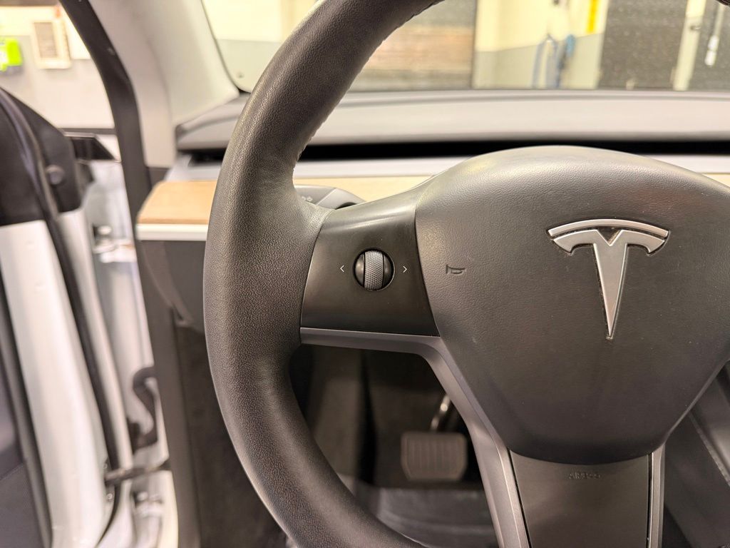 Thumbnail: 2023 Tesla Model Y - 13