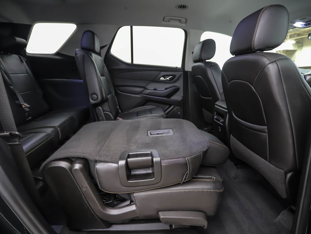 Thumbnail: 2021 Chevrolet Traverse - 31