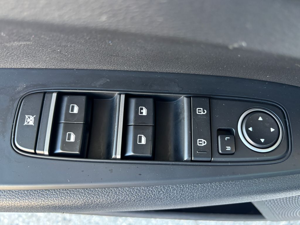 Thumbnail: 2023 Kia Forte - 22