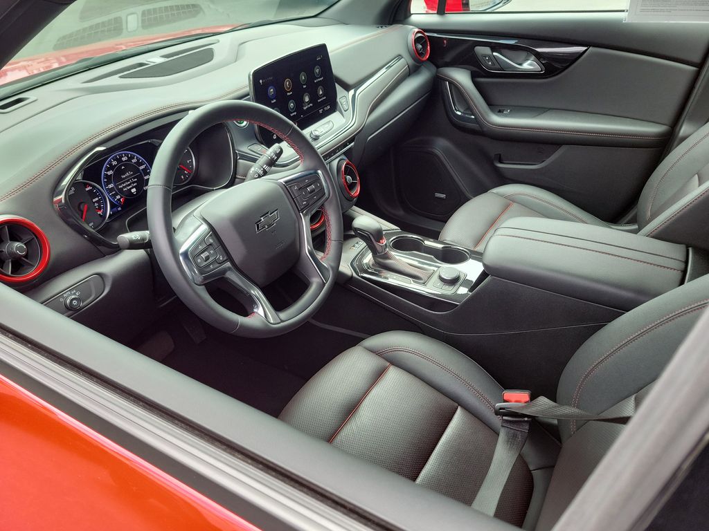View vehicle photo 3