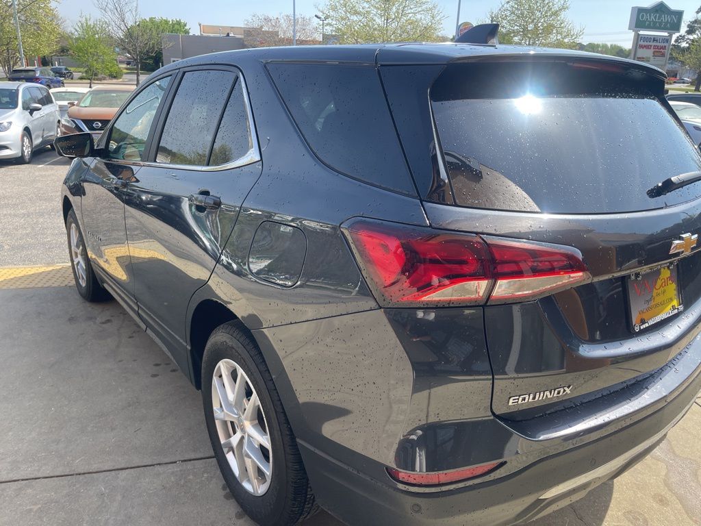 View vehicle photo 6