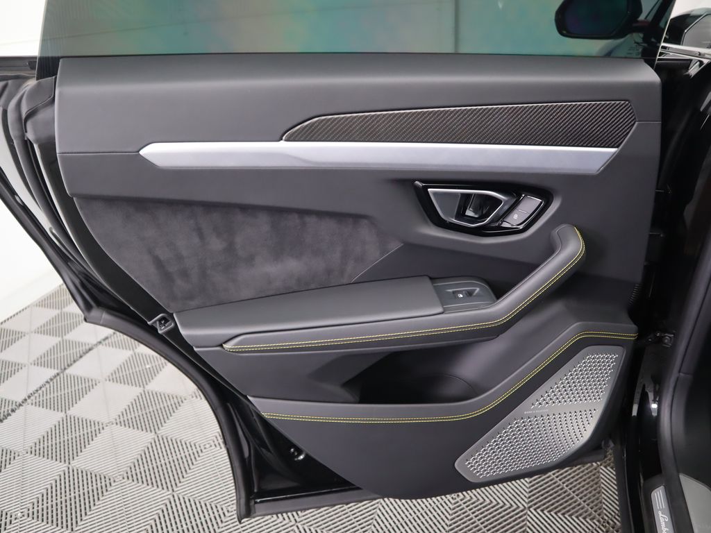 Thumbnail: 2020 Lamborghini Urus - 27