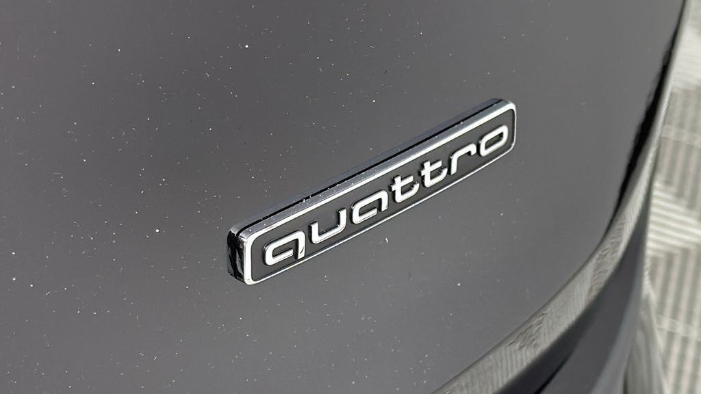 Thumbnail: 2025 Audi Q7 - 10