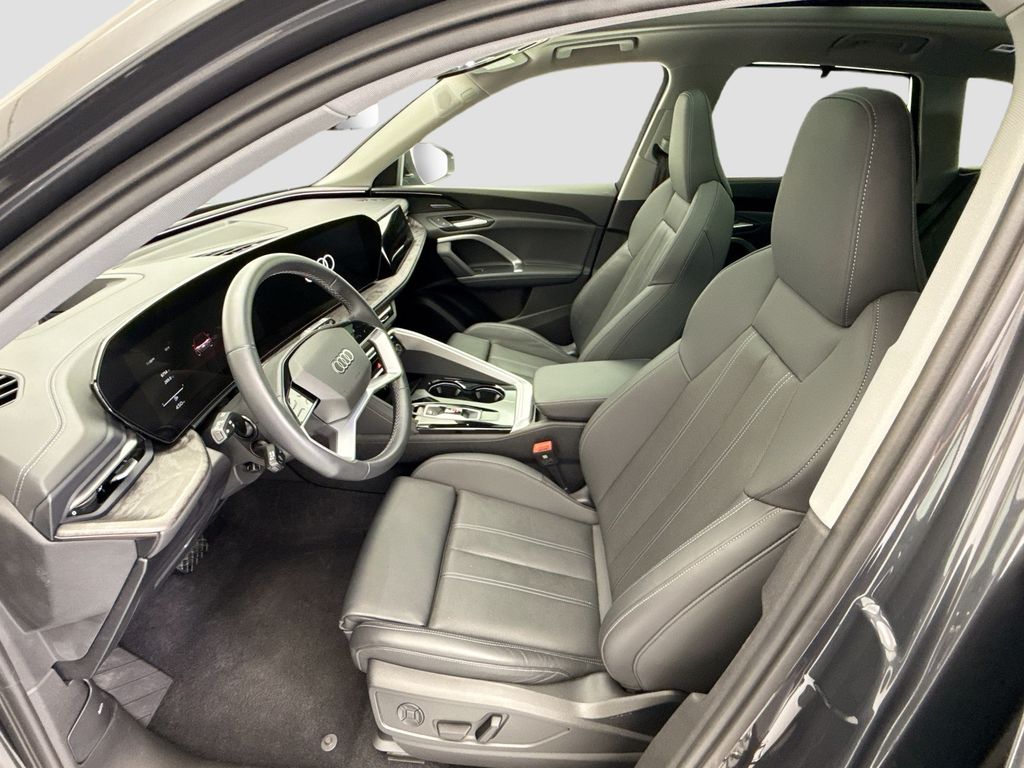 Thumbnail: 2025 Audi Q5 - 18