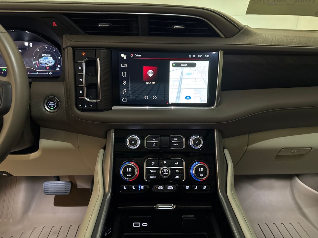 2023 White Frost Tricoat GMC Yukon Denali RWD SUV
