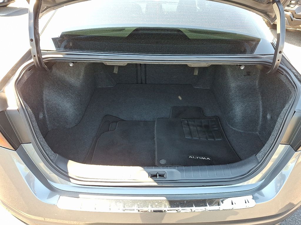 Thumbnail: 2021 Nissan Altima - 30