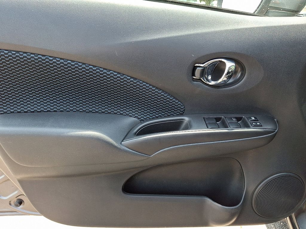 2016 Nissan Versa Note SV 12
