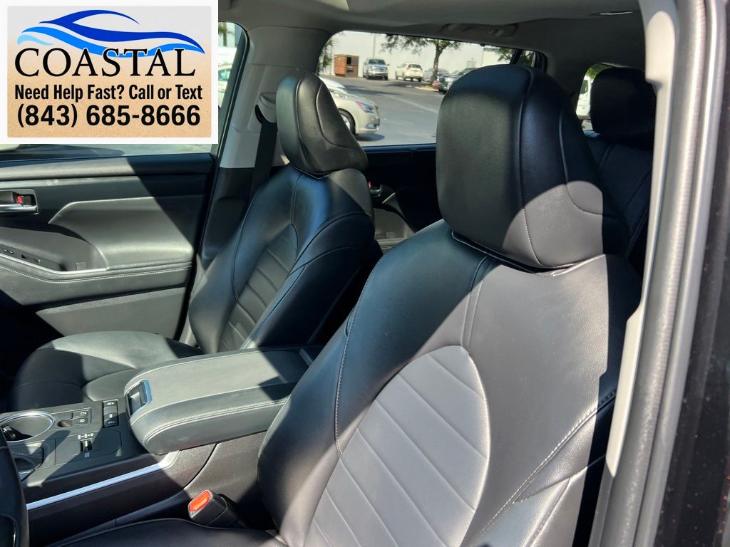 2022 Toyota Highlander XLE Brown at Davis Toyota of Orangeburg