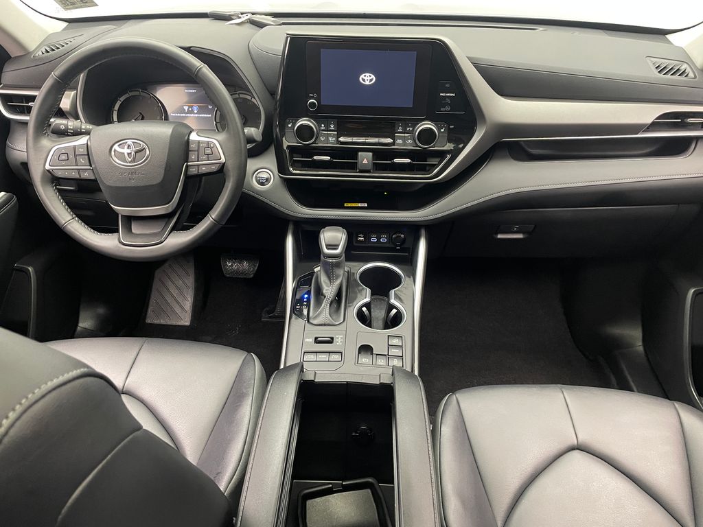 2024 Toyota Highlander XLE 19