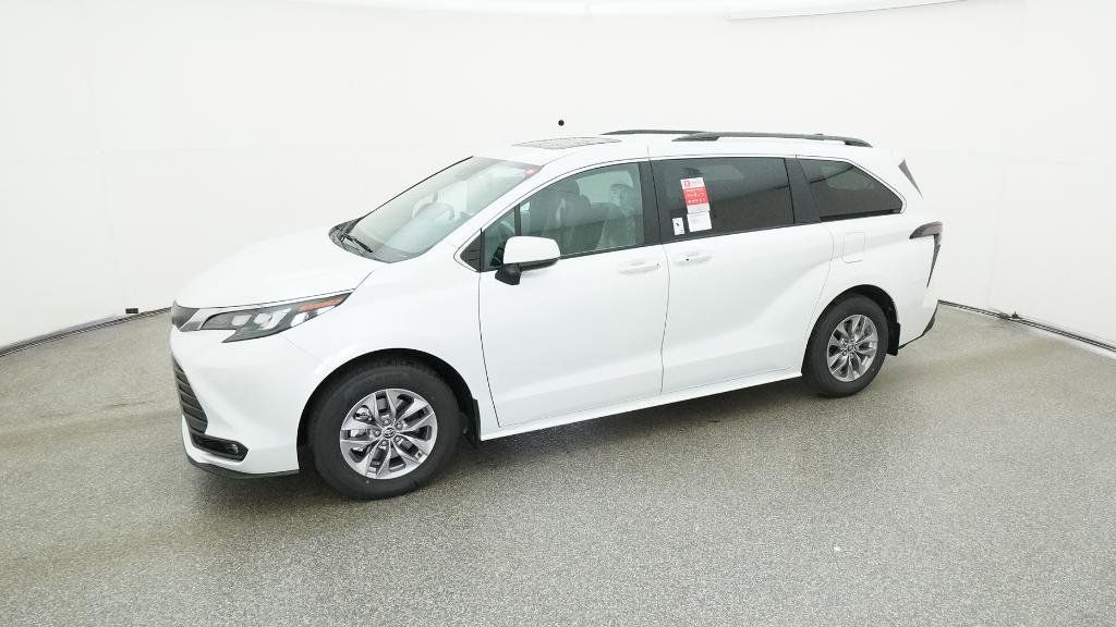 Thumbnail: 2025 Toyota Sienna - 13