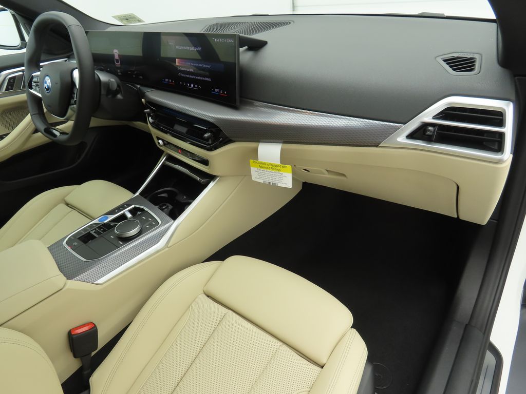 Thumbnail: 2025 BMW i4 - 17