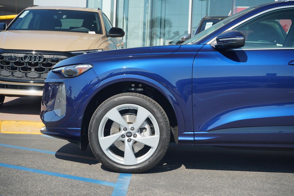 Thumbnail: 2025 Audi Q5 - 2