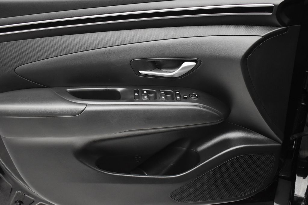 Thumbnail: 2023 Hyundai Tucson - 9