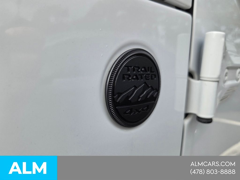 Used 2025 White Jeep Sahara image 5