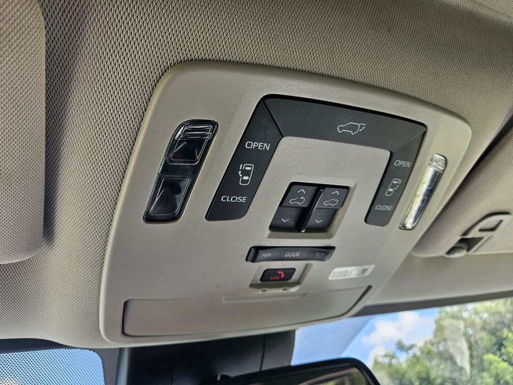 Thumbnail: 2024 Toyota Sienna - 30