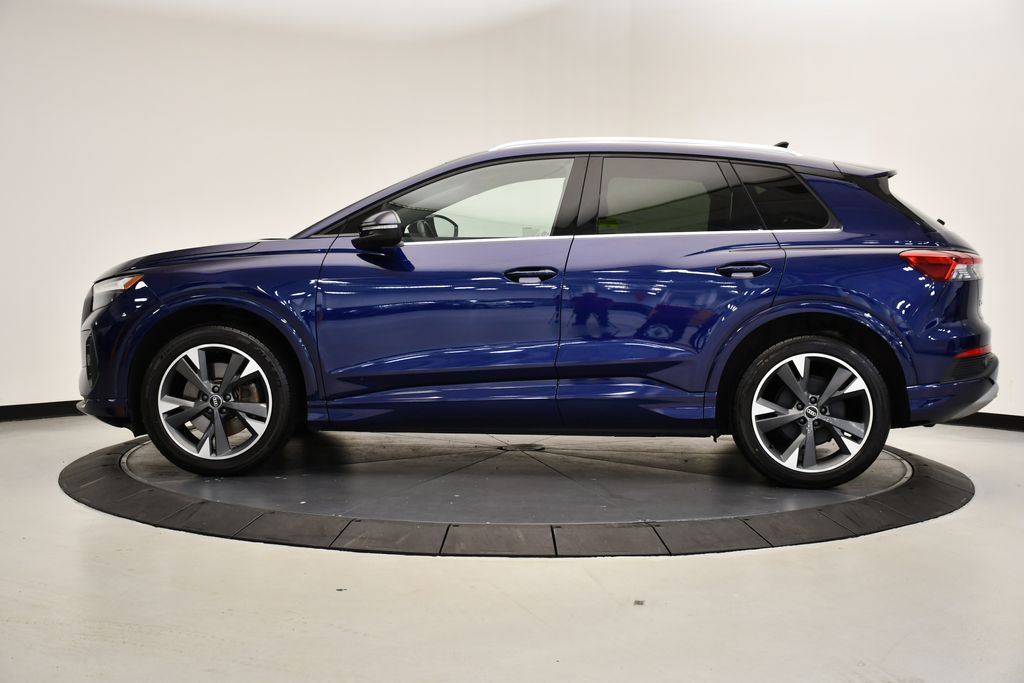 Thumbnail: 2022 Audi Q4 e-tron - 2