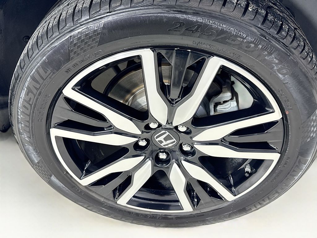 Used Car 2020 Honda Pilot  Touring For Sale Under $25,000 In Austin, Texas