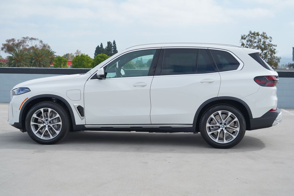 Thumbnail: 2026 BMW X5 - 4