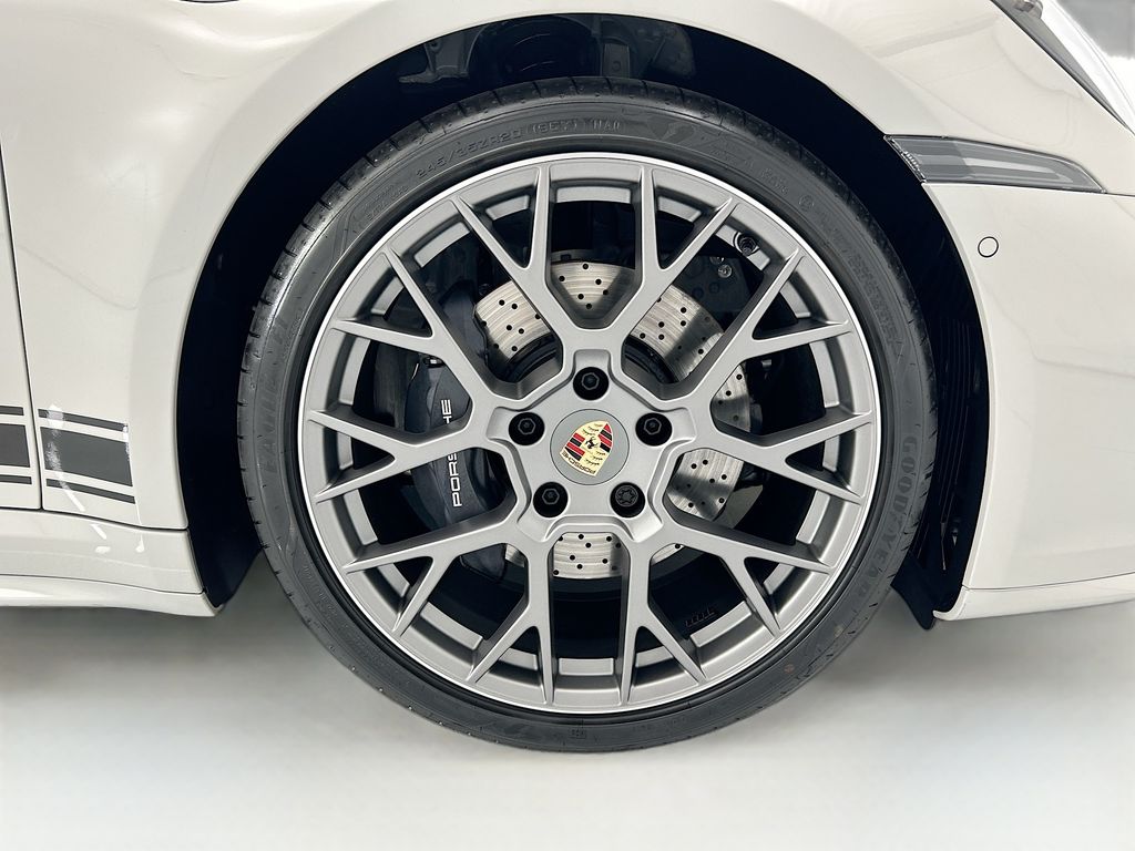 Thumbnail: 2026 Porsche 911 - 29