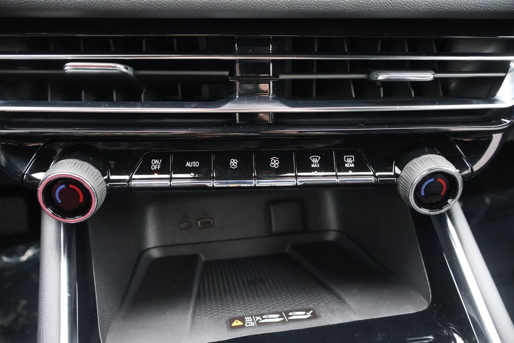 Thumbnail: 2026 Chevrolet Traverse - 27