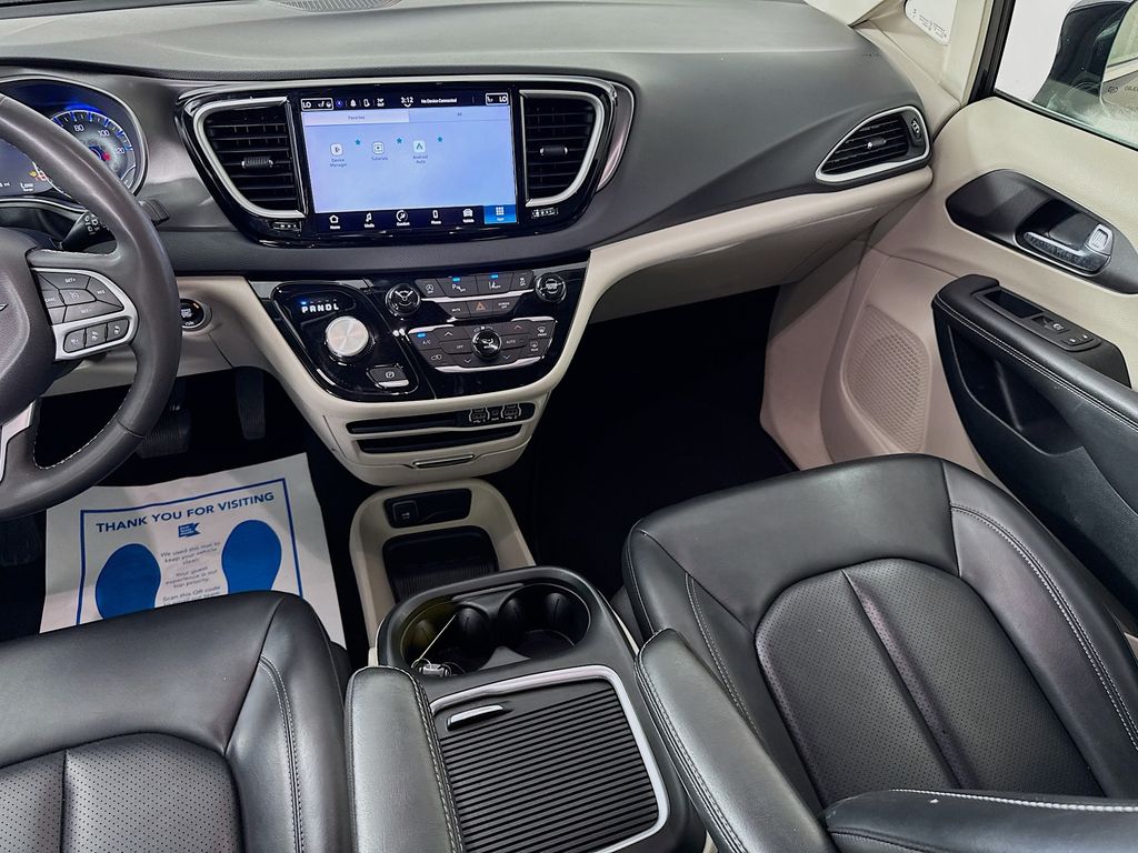 Used Car 2024 Chrysler Pacifica  Touring L For Sale Under $30,000 In Austin, Texas