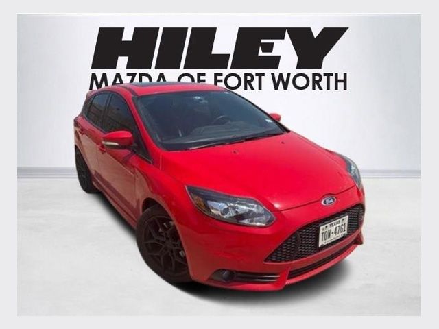 Race Red 2013 Ford Focus Hatchback Front-Wheel Drive 6-Speed Manual