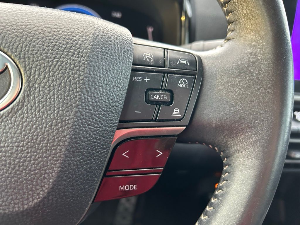 Thumbnail: 2025 Toyota Camry - 18