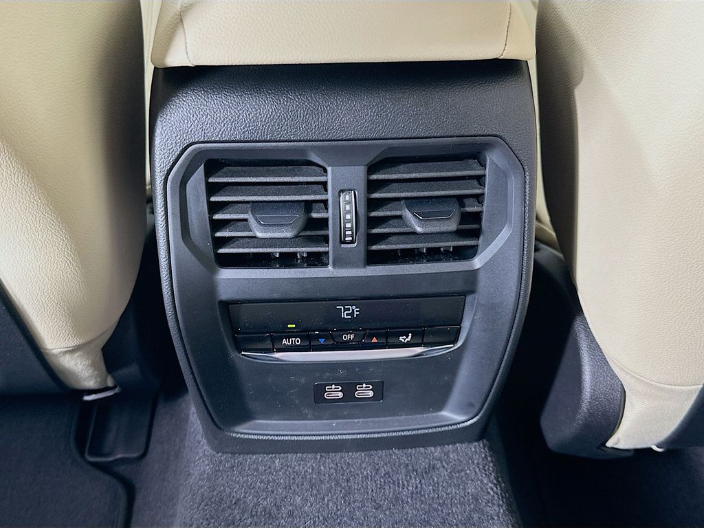 Thumbnail: 2026 BMW i4 - 18